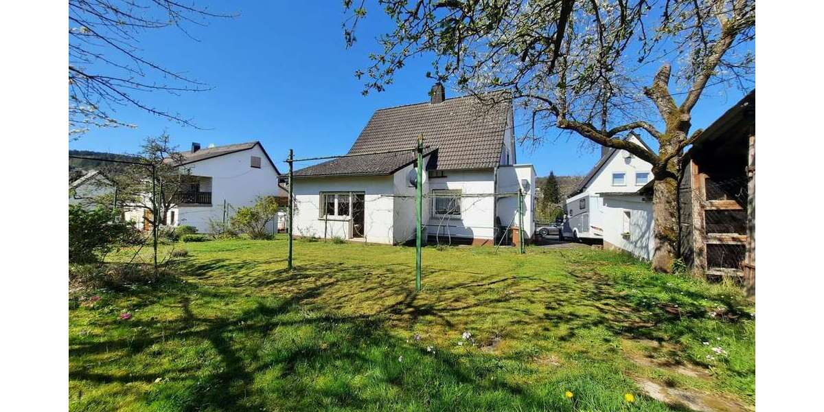 Einfamilienhaus Weilburg-Kirschhofen Kirschhofen - 6 Zimmer, 145 m&sup2;, 170.000&euro; | Angebot:25472463