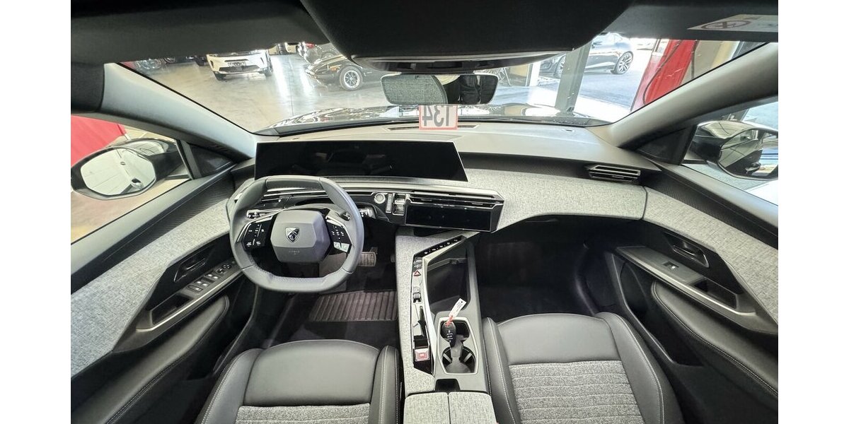 Peugeot 5008 145 Mild Hybrid Allure7 Sitzer LED 360°Cam 35.800 km 99.999 &euro; Lich 35423