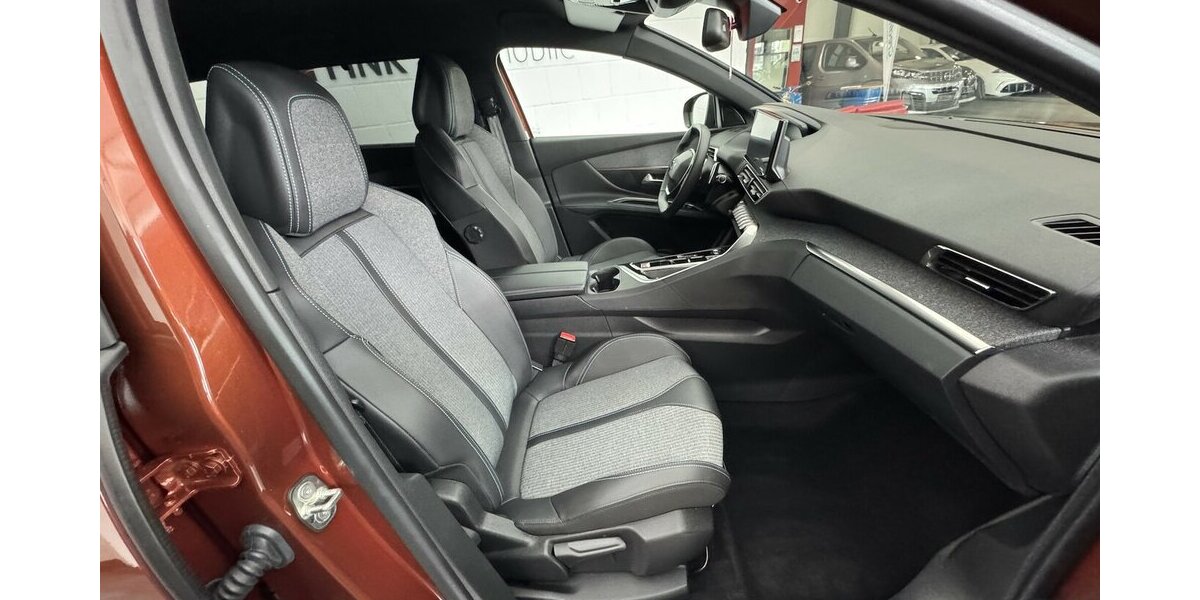 Peugeot 5008 Puretech 130 Allure 1.Hand 7 Sitze Carplay 23.100 km 24.229 &euro; Lich 35423