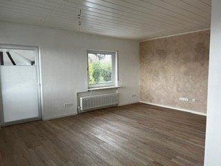 Einfamilienhaus Sinn - 9 Zimmer, 204 m&sup2;, 445.000&euro; | Angebot:26041077