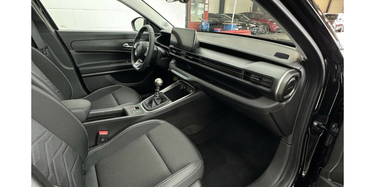 Jeep Avenger 1.2 Altitude Kamera JBL Soundsystem 27.213 km 17.740 &euro; Lich 35423