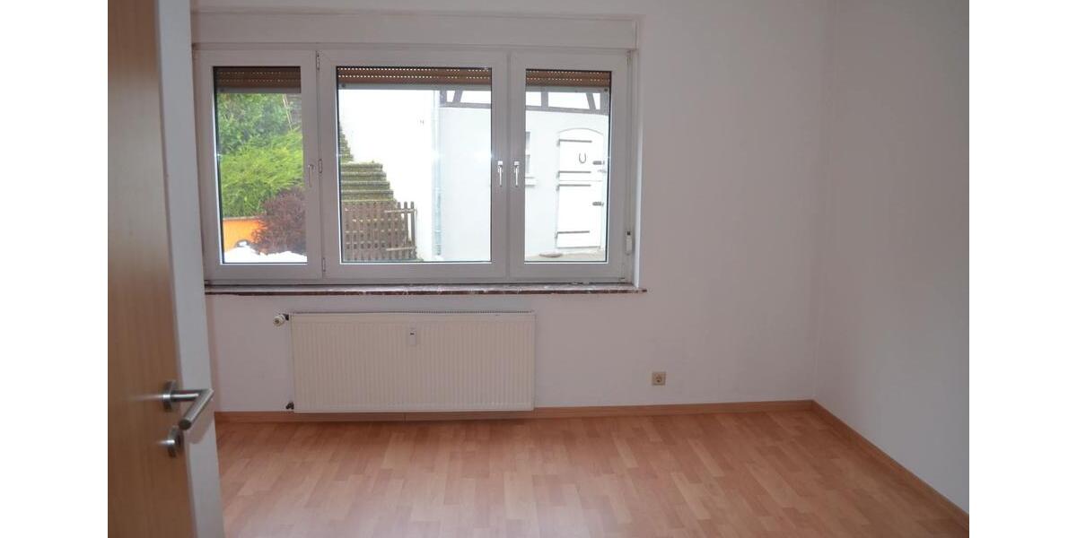 Erdgeschoßwohnung Grävenwiesbach - 4 Zimmer, 96 m&sup2;, 880&euro; | Angebot:26286136