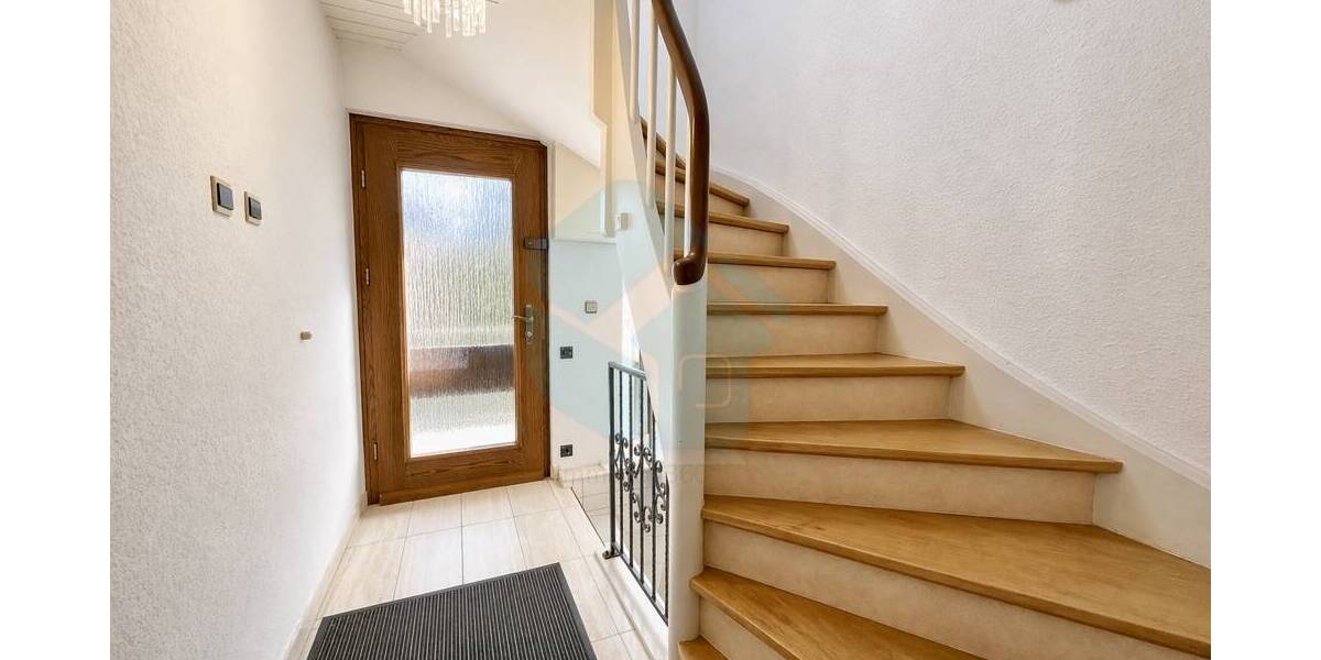 Doppelhaushälfte Butzbach - 7 Zimmer, 149 m&sup2;, 429.000&euro; | Angebot:26433959