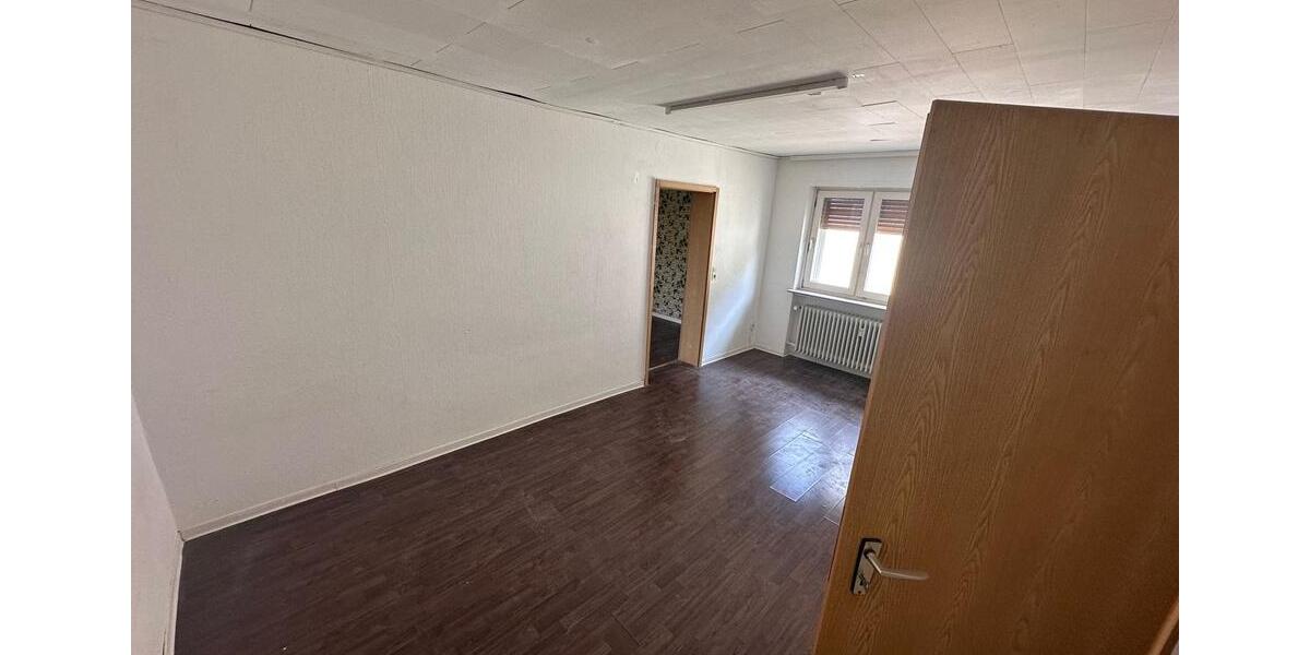 Einfamilienhaus Linden - 6 Zimmer, 220 m&sup2;, 380.000&euro; | Angebot:27023922