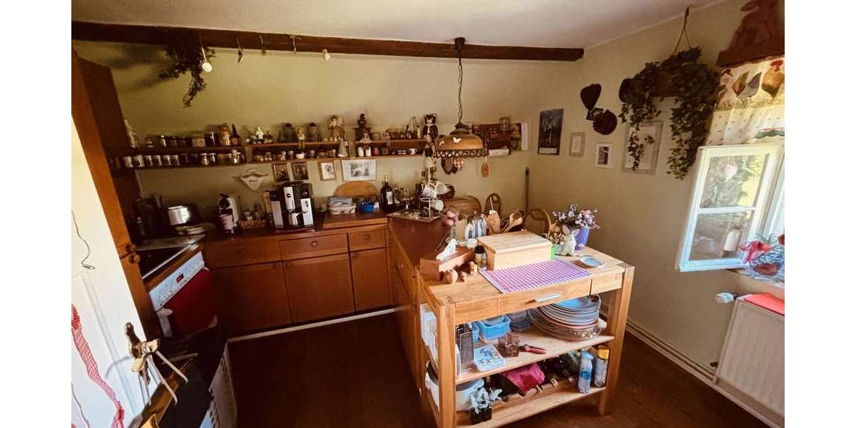 Großes Anwesen mit vielen Möglichkeiten im Grünen - Anwesen Ehringshausen | Angebot:26738021