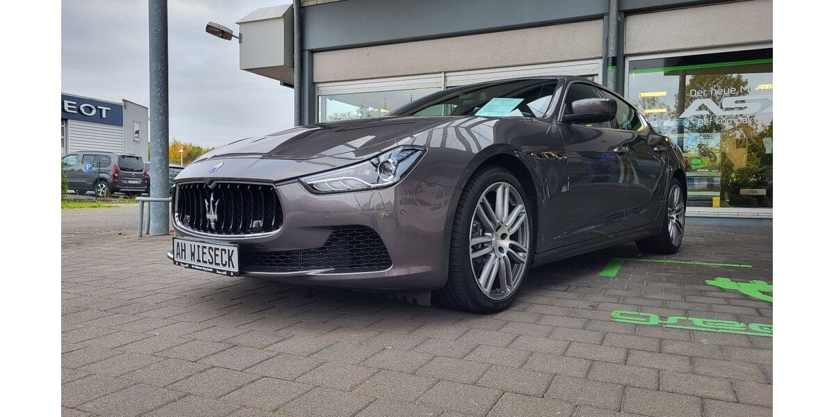Maserati Ghibli 89.000 km 29.250 &euro; Gießen 35394