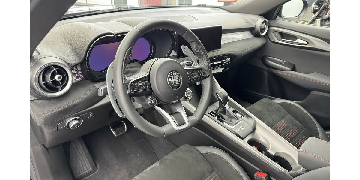 Alfa Romeo Tonale 1.5 VGT Veloce 48 V Hybrid LED 3.300 km 28.920 &euro; Lich 35423