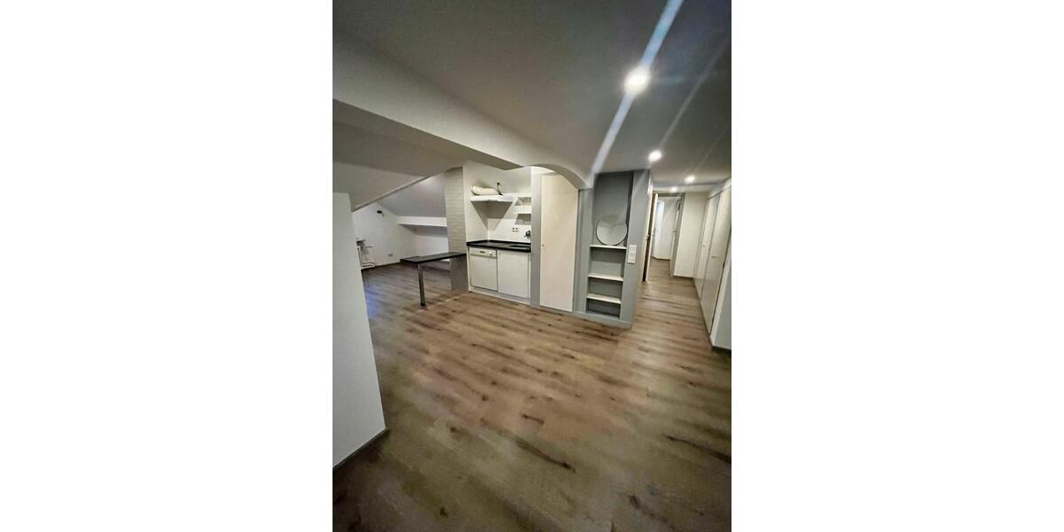 Dachgeschoßwohnung Braunfels - 1 Zimmer, 67 m&sup2;, 690&euro; | Angebot:25838008