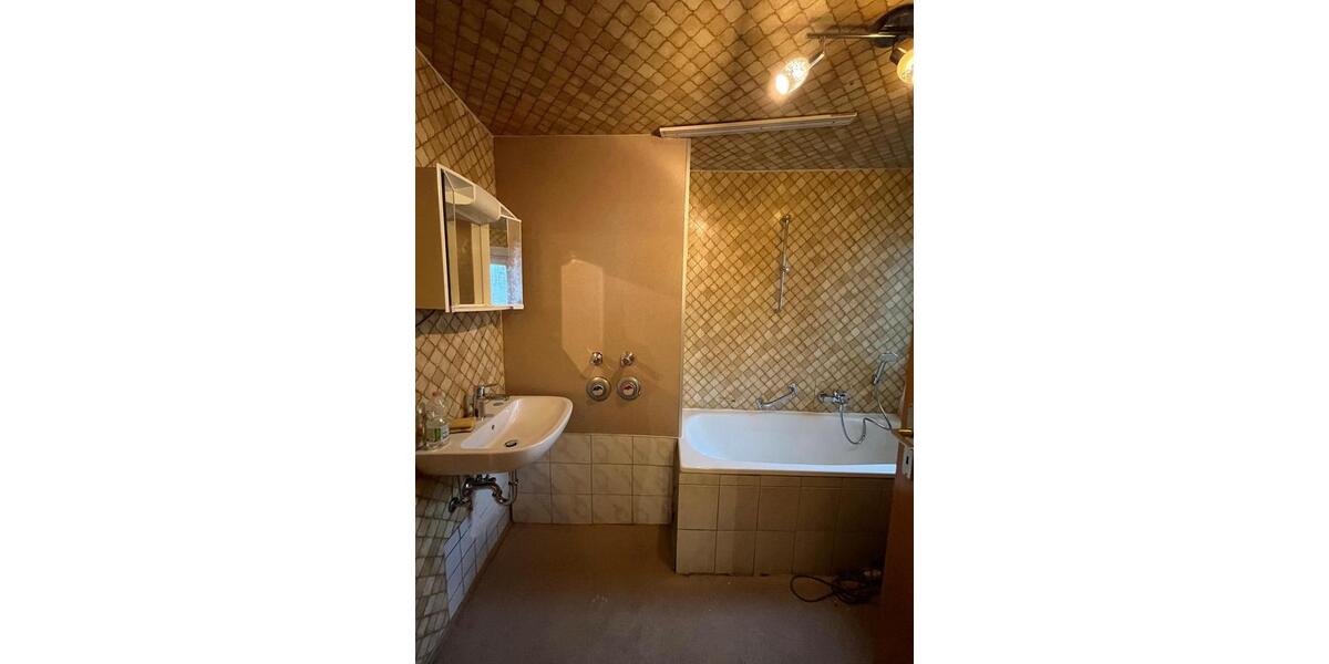 Etagenwohnung Weilburg - 4 Zimmer, 150 m&sup2;, 750&euro; | Angebot:23328092