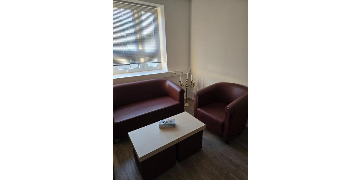 Einfamilienhaus Bad Nauheim - 8 Zimmer, 380 m&sup2;, 410.000&euro; | Angebot:24309600