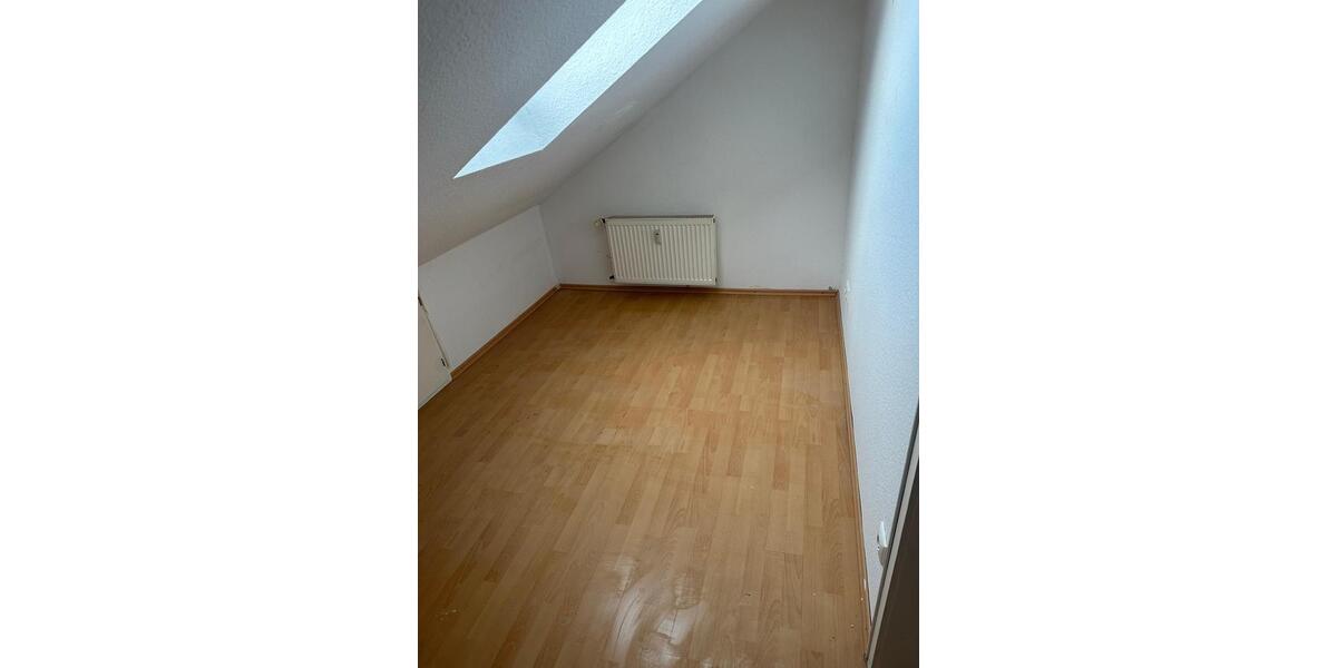 Dachgeschoßwohnung Gießen Allendorf - 3.5 Zimmer, 78 m&sup2;, 800&euro; | Angebot:25994576