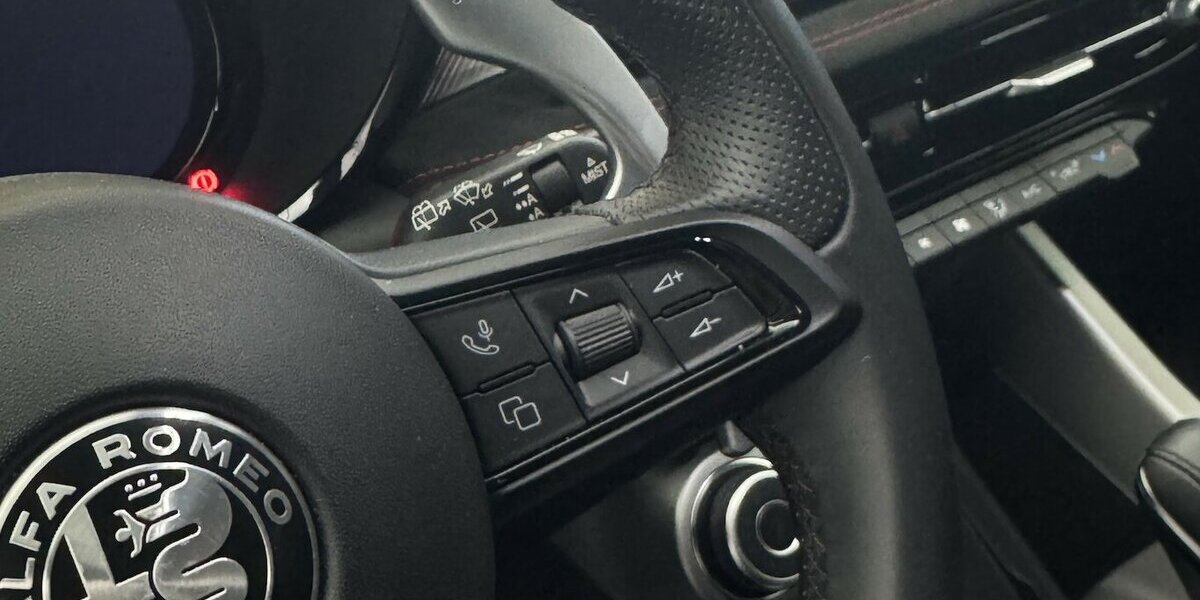 Alfa Romeo Tonale 1.5 Veloce 48 V Hybrid LED CarPlay 11.980 km 26.890 &euro; Lich 35423