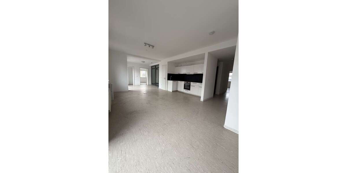 Etagenwohnung Gießen - 7 Zimmer, 35 m&sup2;, 415&euro; | Angebot:24450660