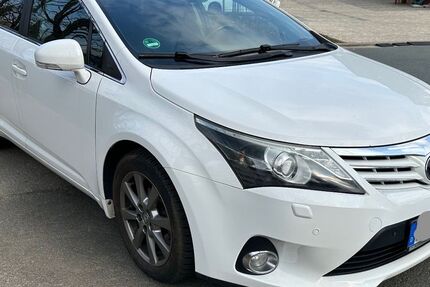 Toyota Avensis 211.000 km 5.500 &euro; Dillenburg-Frohnhausen 35684