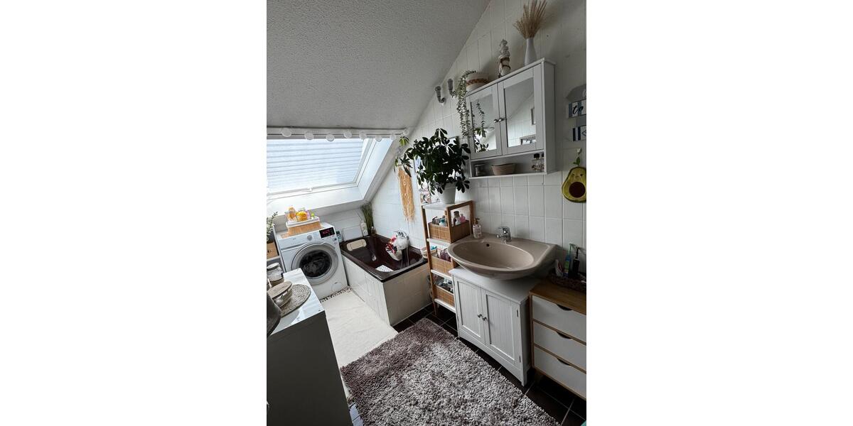 Dachgeschoßwohnung Pohlheim - 2 Zimmer, 65 m&sup2;, 740&euro; | Angebot:26234372