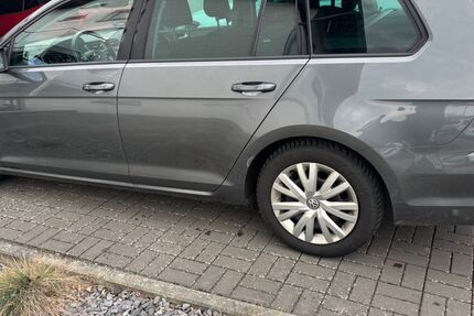 VW Golf 112.700 km 14.500 &euro; Münzenberg 35516