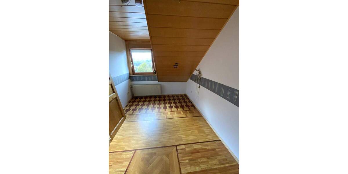 Mehrfamilienhaus, Wohnhaus Leun Stockhausen - 8 Zimmer, 185 m&sup2;, 294.000&euro; | Angebot:25674287