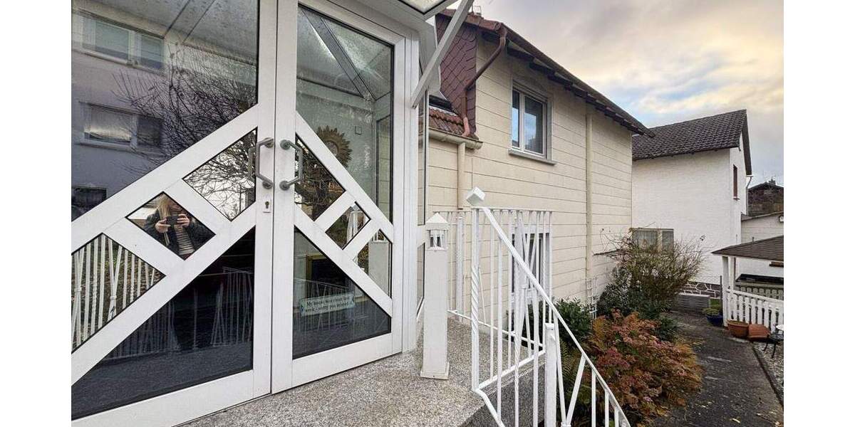 Mehrfamilienhaus, Wohnhaus Gladenbach / Mornshausen Mornshausen - 8 Zimmer, 280 m&sup2;, 299.000&euro; | Angebot:25736624