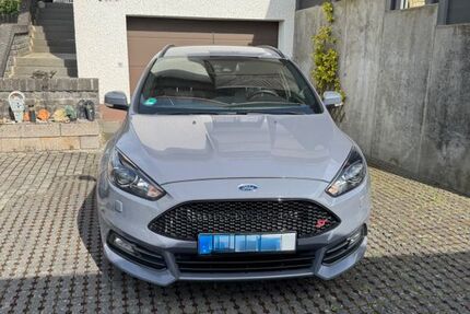 Ford Focus 116.000 km 16.600 &euro; Grävenwiesbach 61279