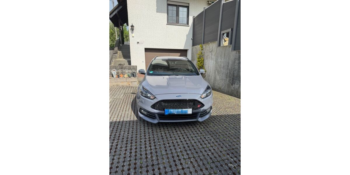 Ford Focus 116.000 km 16.600 &euro; Grävenwiesbach 61279