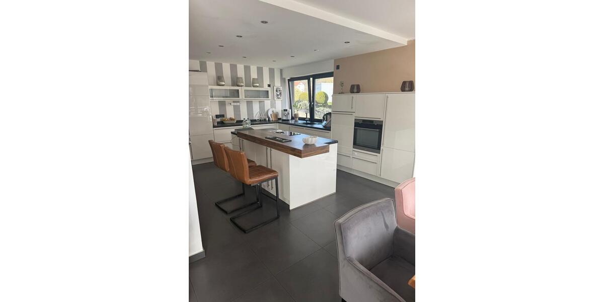 Villa Dillenburg Frohnhausen - 7 Zimmer, 418 m&sup2;, 688.000&euro; | Angebot:25218920