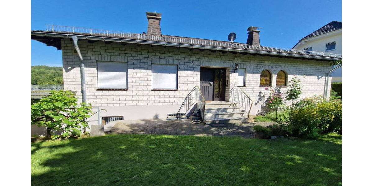 Einfamilienhaus Mengerskirchen-Dillhausen Dillhausen - 8 Zimmer, 283 m&sup2;, 512.000&euro; | Angebot:26023384