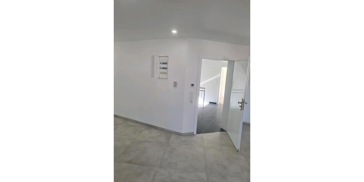 Etagenwohnung Wetzlar Naunheim - 3 Zimmer, 100 m&sup2;, 1.600&euro; | Angebot:26481562