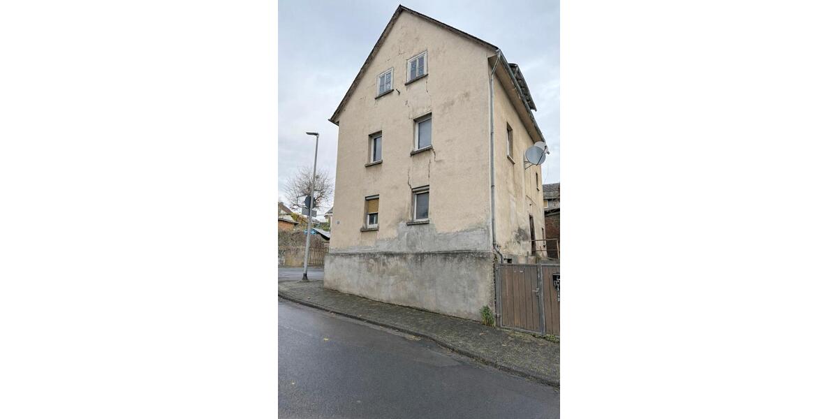 Mehrfamilienhaus, Wohnhaus Villmar - 8 Zimmer, 180 m&sup2;, 95.000&euro; | Angebot:26610212