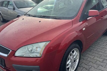 Ford Focus 100.000 km 2.500 &euro; Beselich- Obertiefenbach 65614