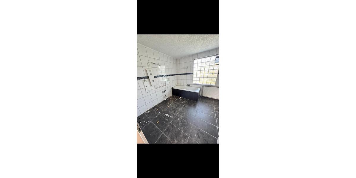 Einfamilienhaus Schöffengrund - 6.5 Zimmer, 190 m&sup2;, 170.000&euro; | Angebot:25719820