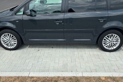VW Touran 134.000 km 15.995 &euro; Dillenburg 35684