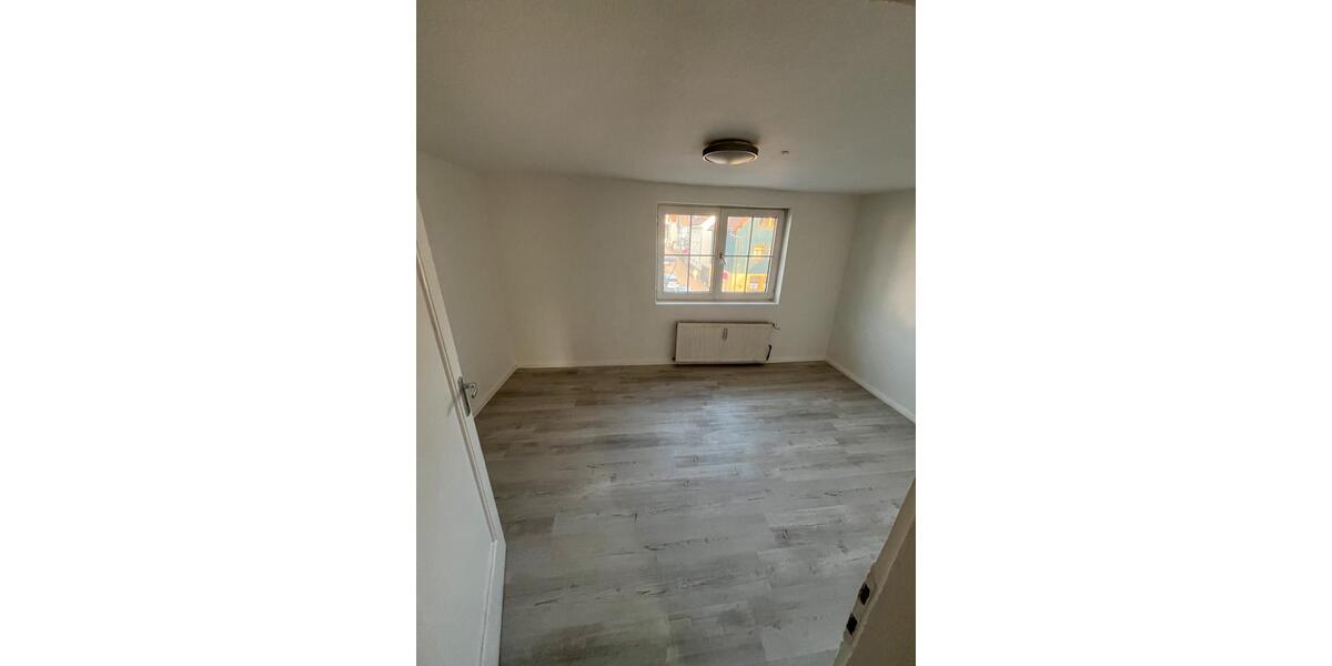 Etagenwohnung Fernwald - 4 Zimmer, 98 m&sup2;, 700&euro; | Angebot:25444857