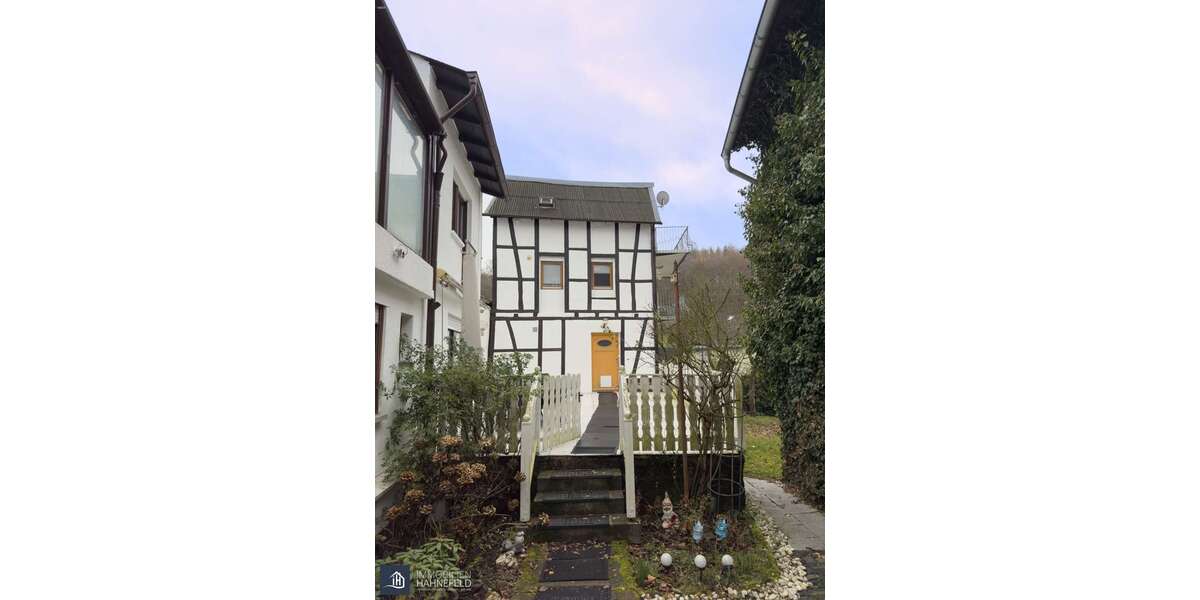 Einfamilienhaus Runkel - 7 Zimmer, 185 m&sup2;, 210.000&euro; | Angebot:24463677