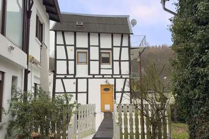 Haus Runkel - 7 Zimmer, 185 m&sup2;, 210.000&euro; | Angebot:24463677