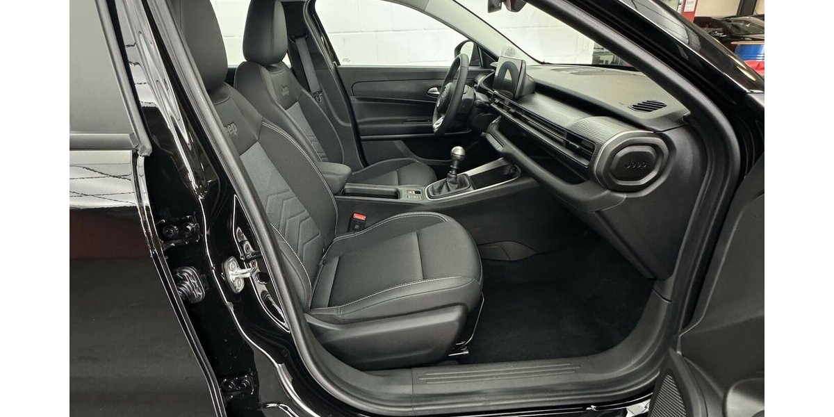 Jeep Avenger 1.2 Altitude Kamera JBL Soundsystem 27.213 km 17.740 &euro; Lich 35423