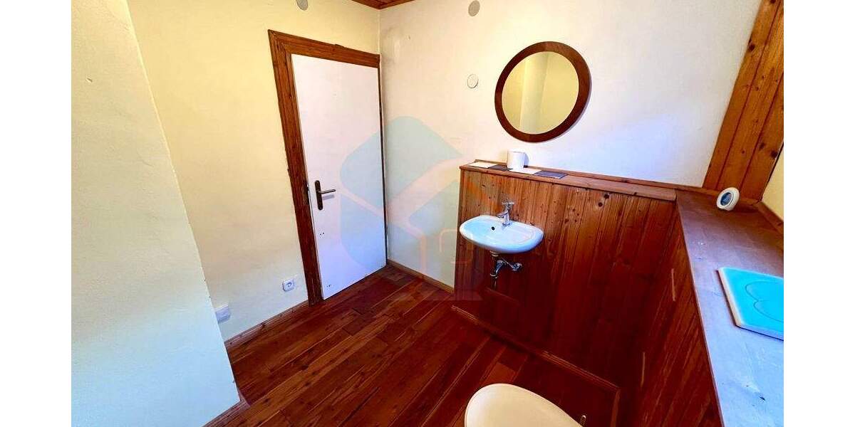 Einfamilienhaus Butzbach / Hoch-Weisel Hoch-Weisel - 5 Zimmer, 129 m&sup2;, 179.000&euro; | Angebot:25734438