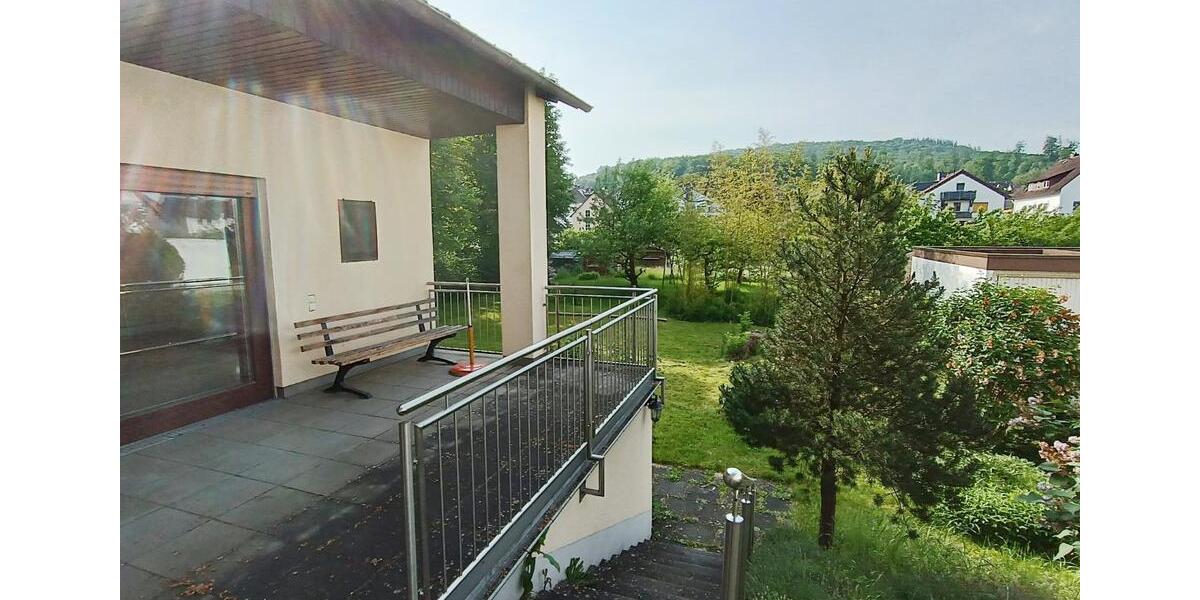 Einfamilienhaus Lollar - 9 Zimmer, 220 m&sup2;, 530.000&euro; | Angebot:26786583
