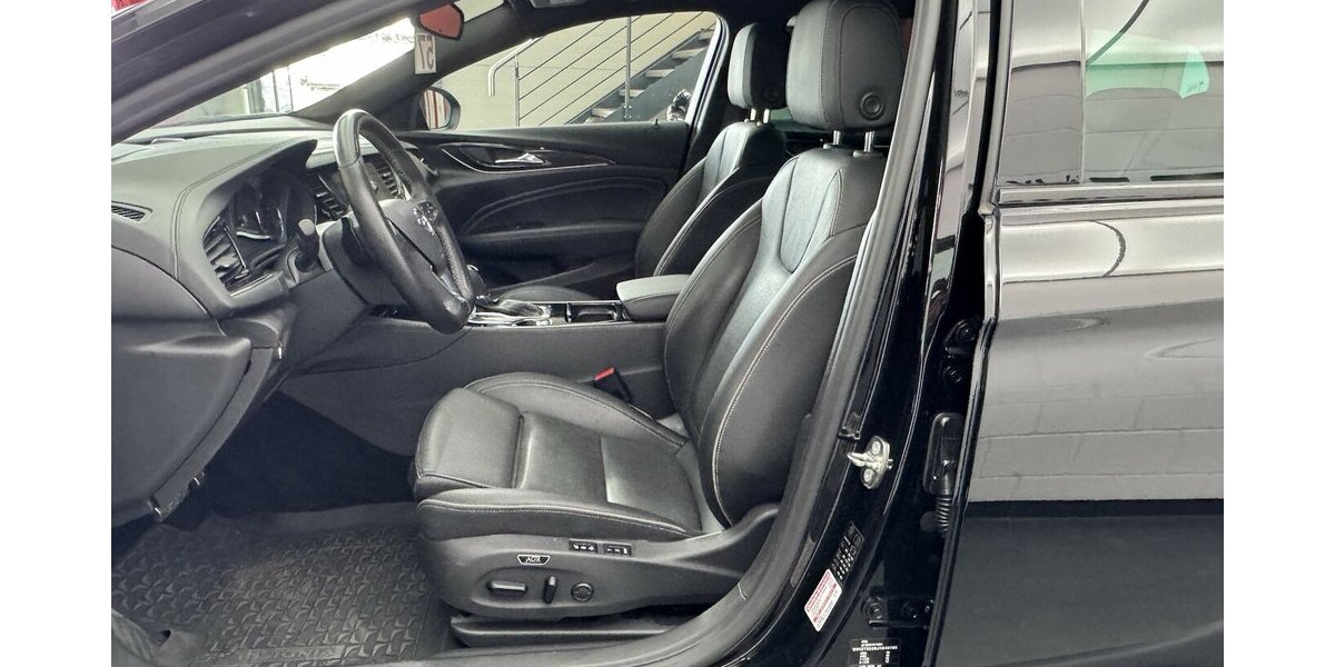Opel Insignia Exclusive 4x4 FULL LEDER CarPlay Bose 118.400 km 11.900 &euro; Lich 35423