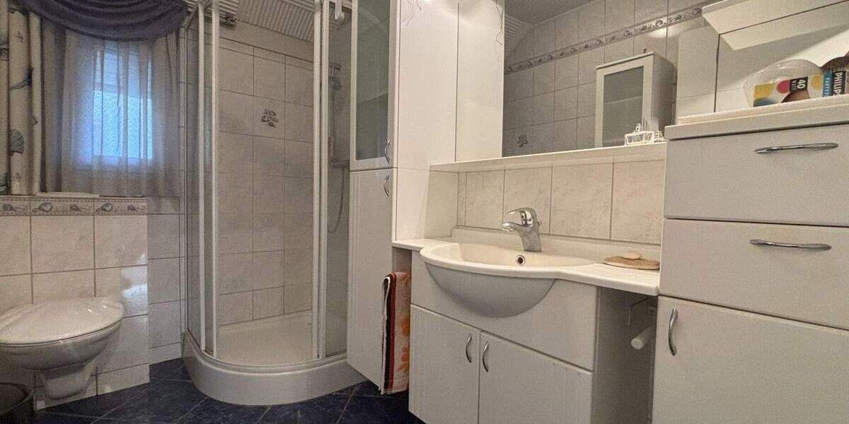 Mehrfamilienhaus, Wohnhaus Gladenbach / Mornshausen Mornshausen - 8 Zimmer, 280 m&sup2;, 299.000&euro; | Angebot:25736624