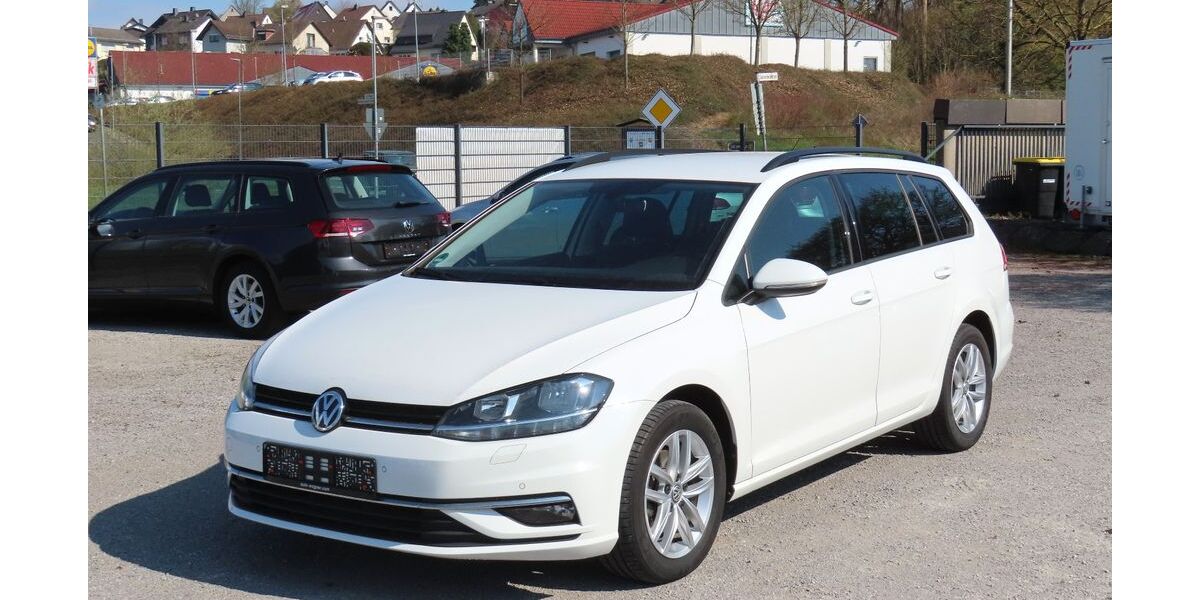 VW Golf 111.800 km 14.100 &euro; Solms-Oberbiel 35606