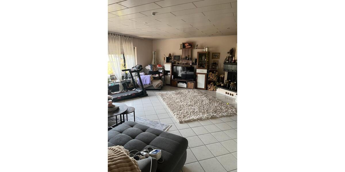 Erdgeschoßwohnung Butzbach - 5 Zimmer, 150 m&sup2;, 1.600&euro; | Angebot:26238024