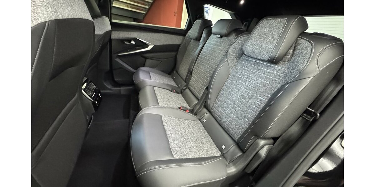 Peugeot 5008 145 Mild Hybrid Allure7 Sitzer LED 360°Cam 35.800 km 99.999 &euro; Lich 35423