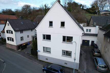 Haus Wetzlar / Naunheim Naunheim - 9 Zimmer, 228 m&sup2;, 465.000&euro; | Angebot:26557139