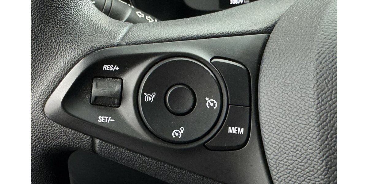 Opel Corsa e Edition 1.Hand 50 kWh Carplay Tempomat 30.900 km 14.220 &euro; Lich 35423