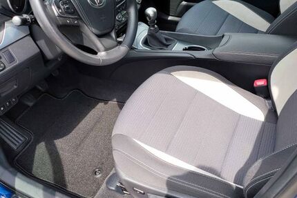 Toyota Avensis 118.000 km 14.750 &euro; Hungen 35410