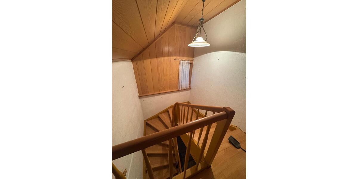 Einfamilienhaus Wetzlar Altenberger Straße - 7 Zimmer, 140 m&sup2;, 1.000&euro; | Angebot:26020253