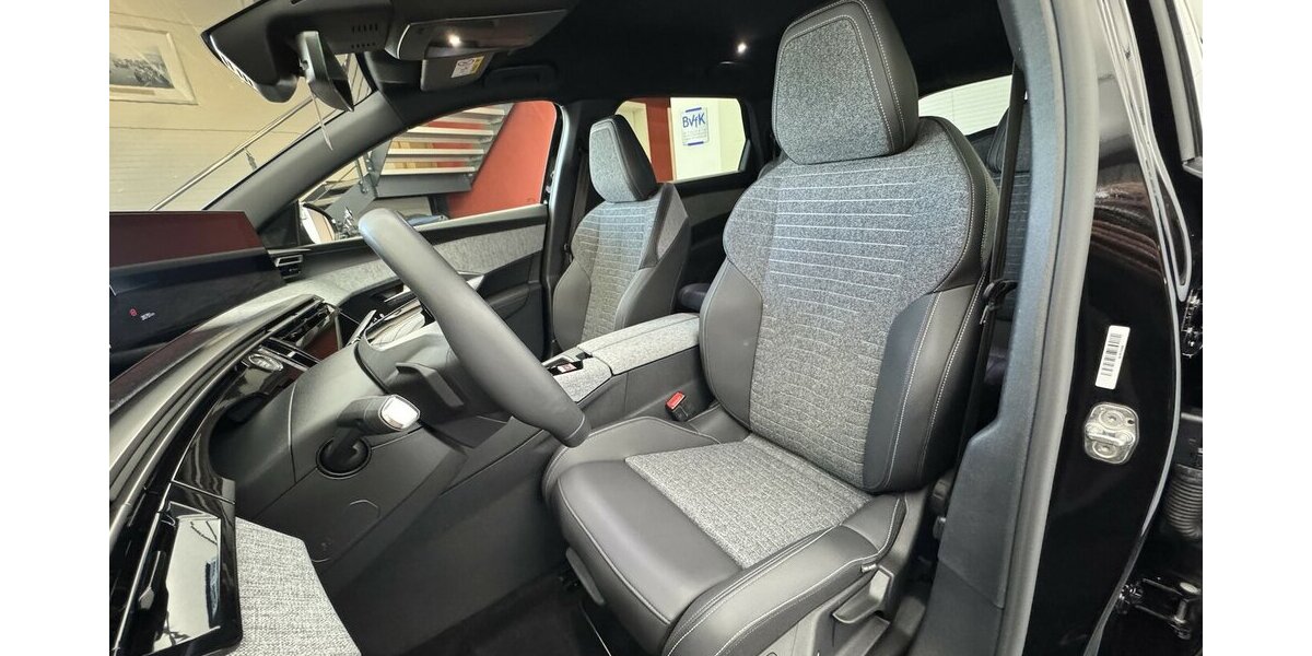 Peugeot 5008 145 Mild Hybrid Allure7 Sitzer LED 360°Cam 35.800 km 99.999 &euro; Lich 35423