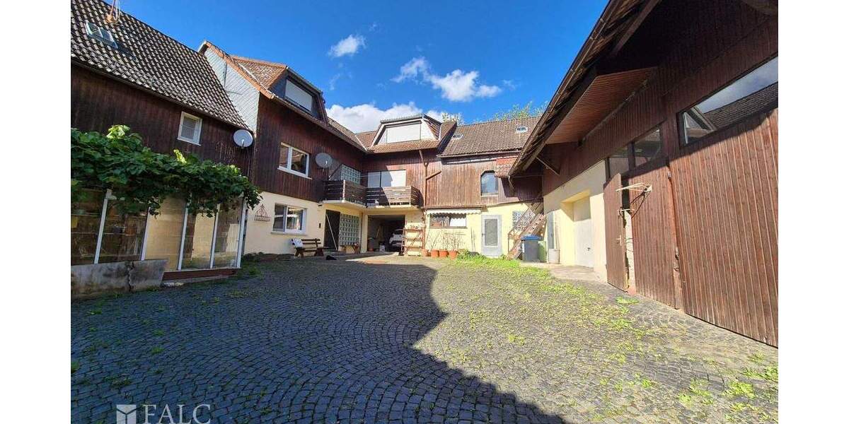 Mehrfamilienhaus, Wohnhaus Grävenwiesbach Hundstadt - 8 Zimmer, 230 m&sup2;, 340.000&euro; | Angebot:25776084