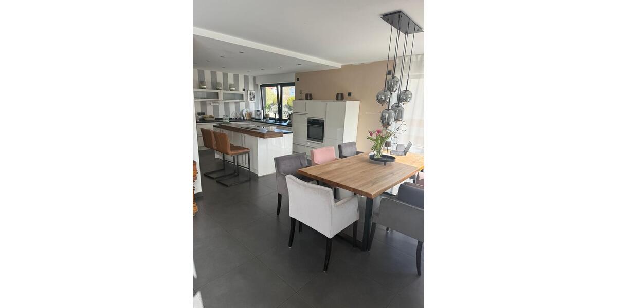 Villa Dillenburg Frohnhausen - 7 Zimmer, 418 m&sup2;, 688.000&euro; | Angebot:25218920