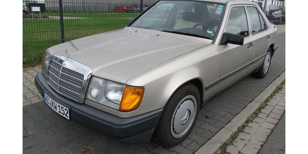 Mercedes-Benz E 230 204.000 km 5.900 &euro; Hüttenberg 35625